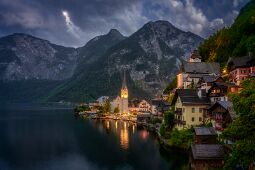 Hallstatt by Night null